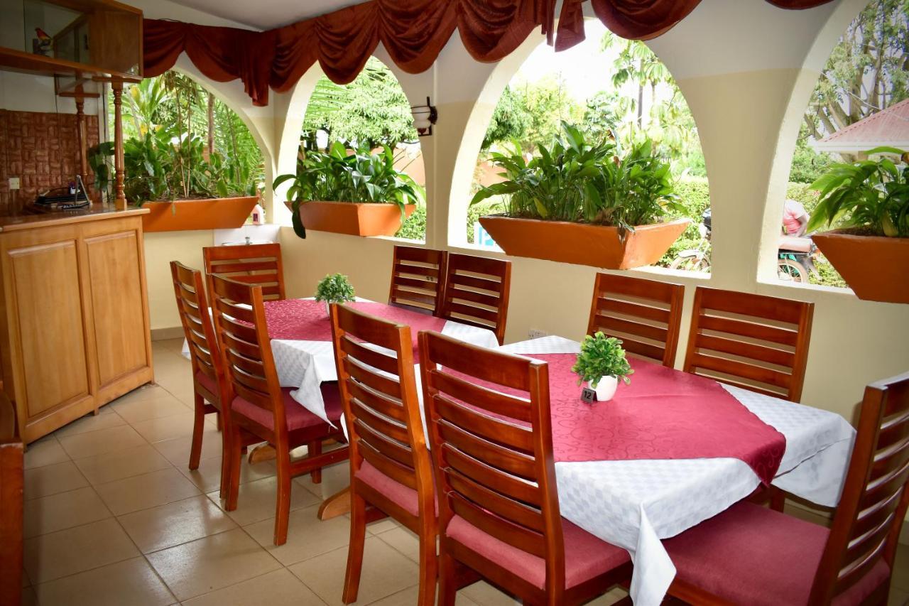 Sunset Hotel Entebbe Exterior photo