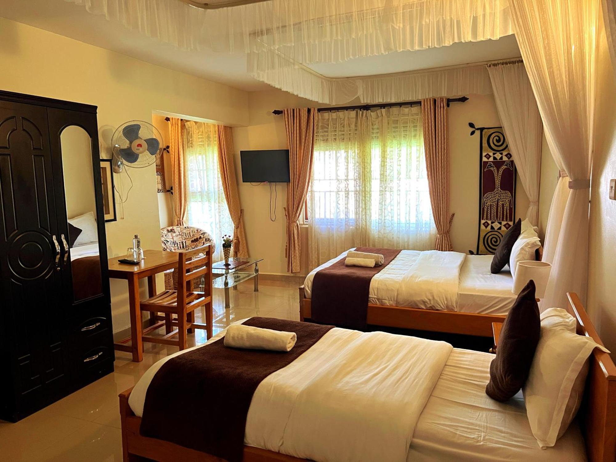 Sunset Hotel Entebbe Exterior photo
