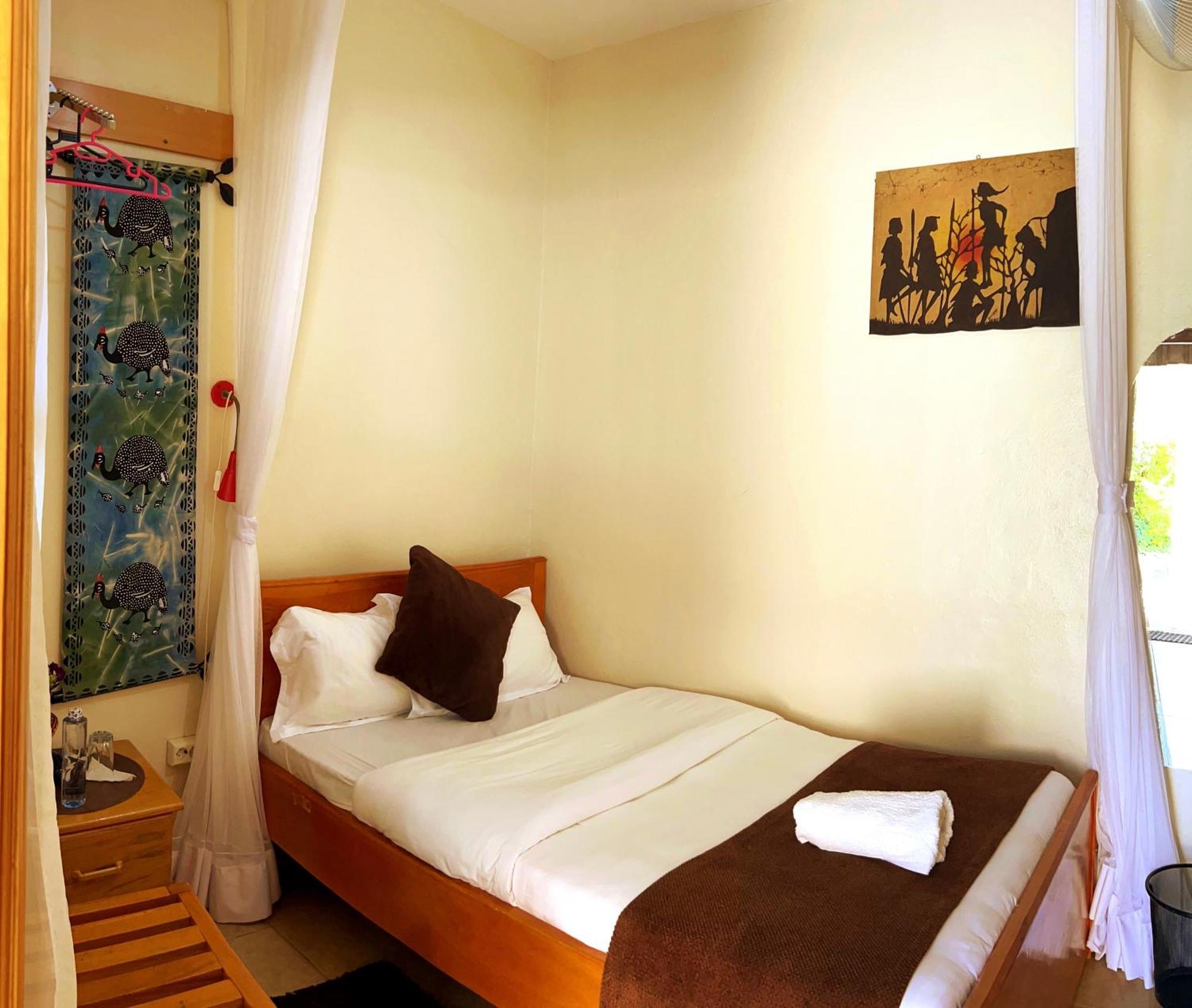 Sunset Hotel Entebbe Exterior photo