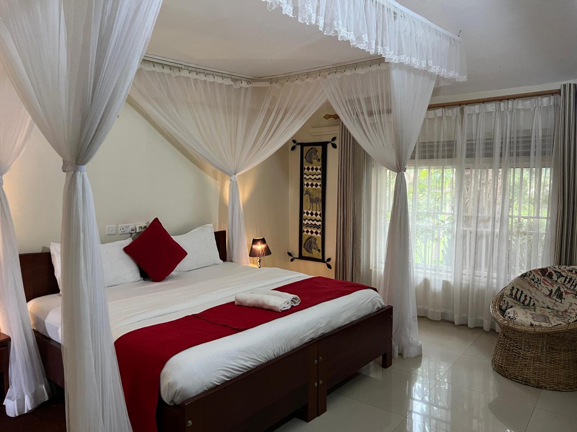 Sunset Hotel Entebbe Exterior photo